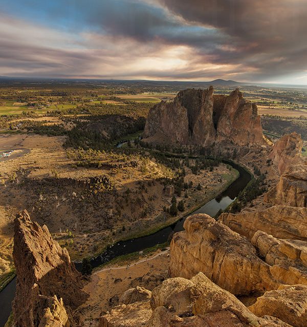 Smith Rock State Park at Sunset viewing the S in the River